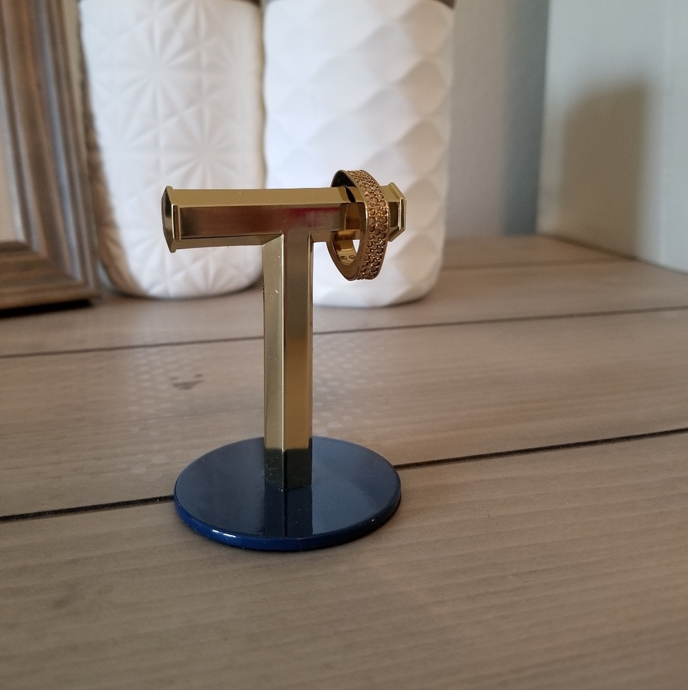 Ring holder
